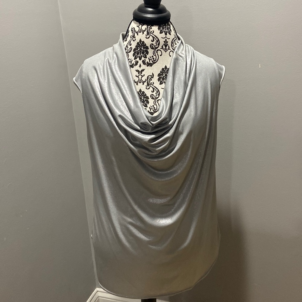 Sleeveless shimmer top from Worth size L